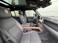 Occasion Land Rover Defender Dynamic 300 ch (220 kW) 2024 Santorini black métallisé SUV