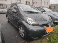 Occasion Toyota Aygo 68 ch (50 kW) 2011 Argent Citadine