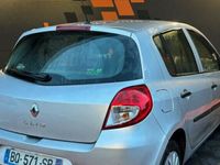 occasion Renault Clio III i 75 cv Confort 74000 km Entretien Complet Crit Air 1