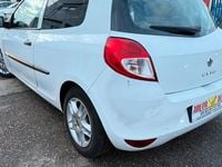 Occasion Renault Clio III Expression 76 ch (55 kW) 2009 Blanc Citadine
