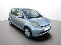 Occasion Daihatsu Sirion 88 ch (64 kW) 2008 Gris Citadine