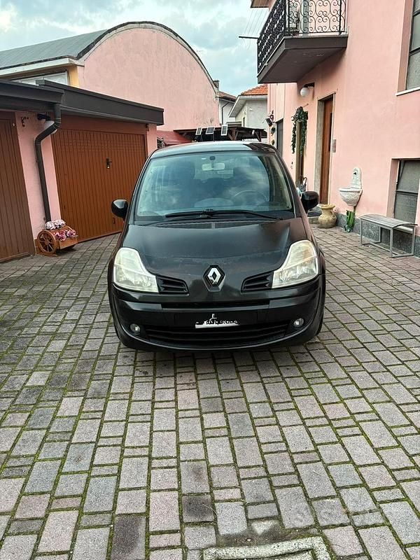 Nero Usata 2010 Renault Modus Monovolume | 1500 € (Super prezzo) - Immagine 1/4