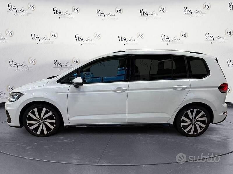 Usata VW Touran R-line 150 CV (110 kW) 2025 Bianco Monovolume