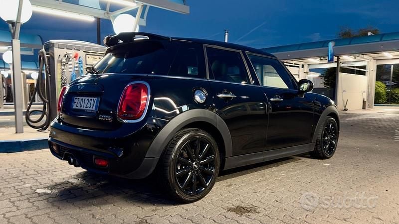 Begagnad Mini Cooper S 192 HK (141 kW) 2016 Svart Halvkombi