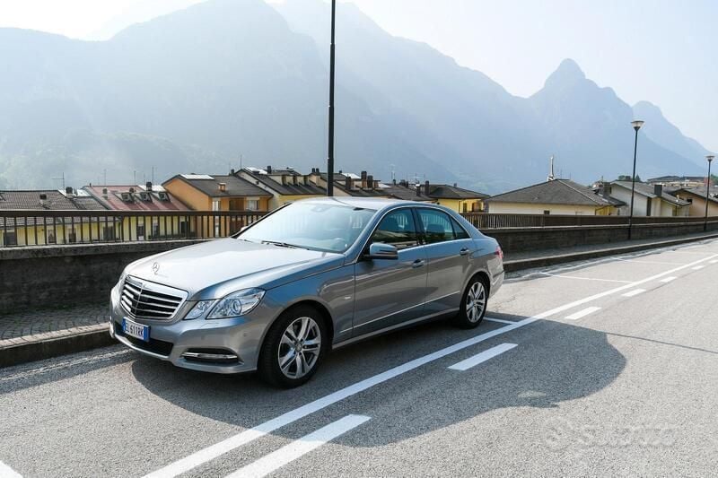 Usata Mercedes E250 204 CV (150 kW) 2012 Grigio Berlina