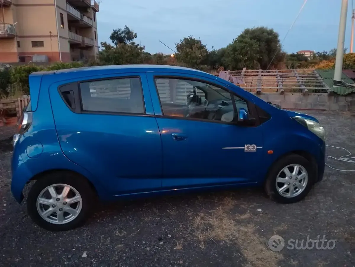 Usata Chevrolet Spark 68 CV (50 kW) 2011 Bluazzurro Utilitaria
