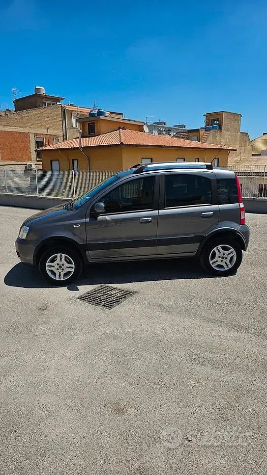 Usata Fiat Panda 4x4 75 CV (55 kW) 2013 Grigio Utilitaria