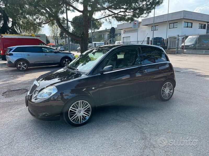 Usata Lancia Ypsilon 95 CV (69 kW) 2009 Nero Utilitaria
