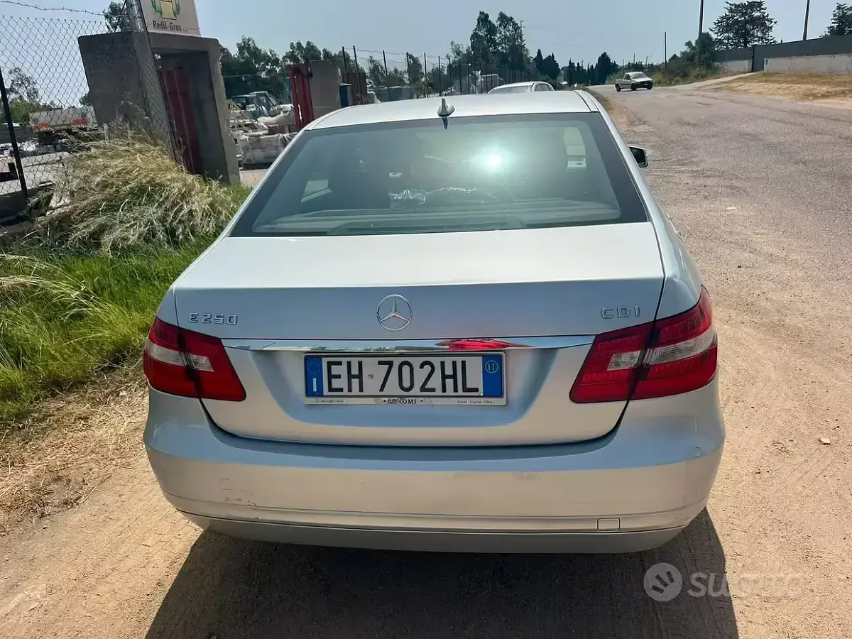 Usata Mercedes E250 204 CV (150 kW) 2011 Grigio Berlina