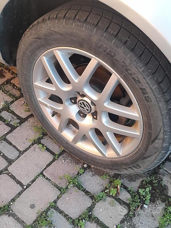 Usata VW Golf IV 105 CV (77 kW) 2004 Berlina