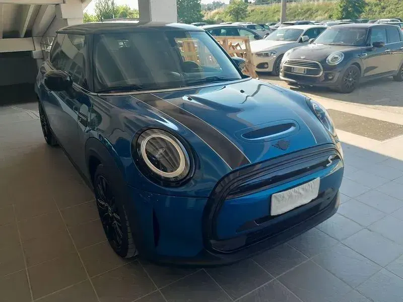 Usata Mini Cooper SE Classic 135 kW (184 CV) 2022 Blu Utilitaria