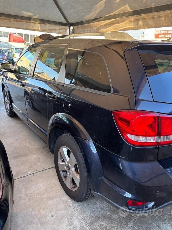 Usata Fiat Freemont Urban 140 CV (102 kW) 2012 Blu SUV