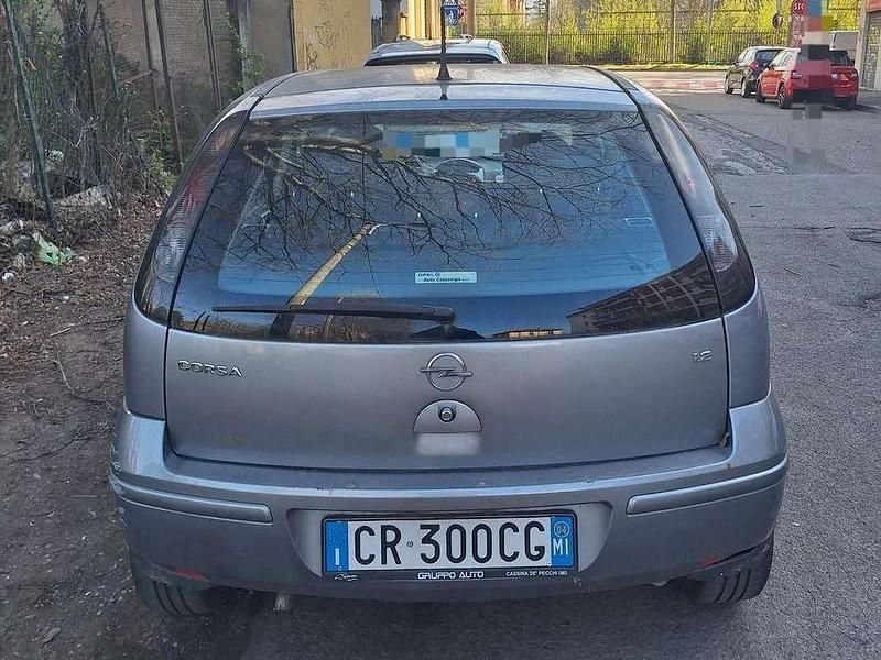 Usata Opel Corsa 75 CV (55 kW) 2004 Argento Utilitaria