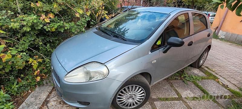 Grigio Usata 2008 Fiat Punto Tre volumi | 4300 € (Molto cara) - Immagine 1/3