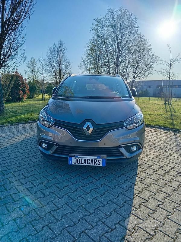 Usata Renault Grand Scénic IV Initiale Paris 131 CV (96 kW) 2018 Grigio Monovolume
