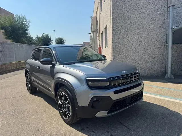 Nuova Jeep Avenger Summit 101 CV (74 kW) 2025 Grigio scuro metallizzato SUV