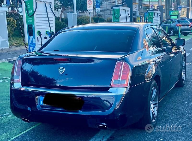 Usata Lancia Thema Platinum 239 CV (175 kW) 2012 Blu Berlina