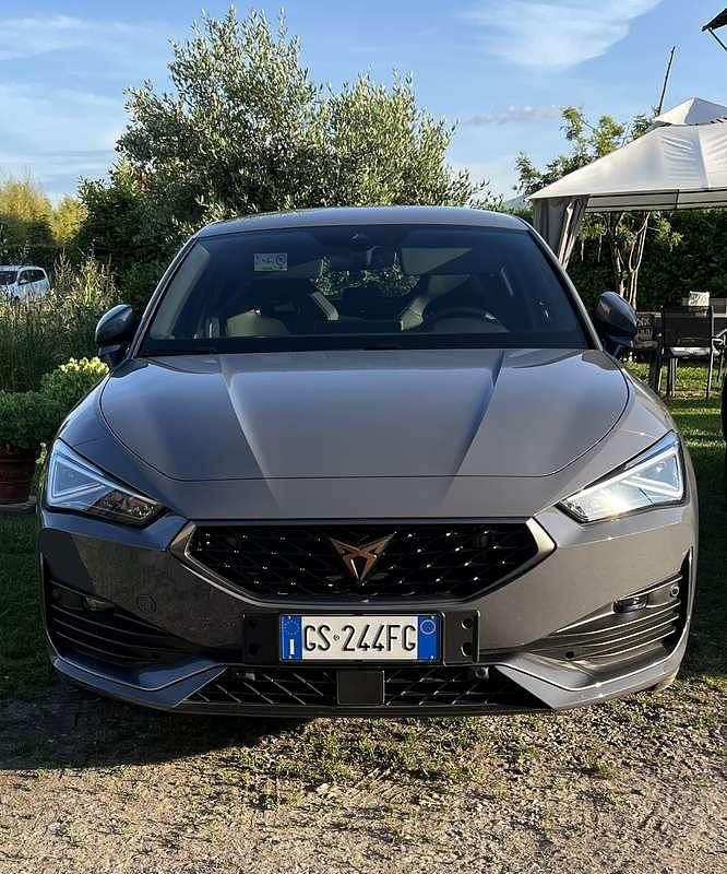 Usata Cupra Leon 150 CV (110 kW) 2024 Berlina
