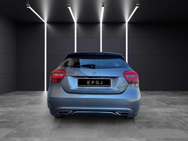 Usata Mercedes A180 122 CV (89 kW) 2016 Grigio Berlina