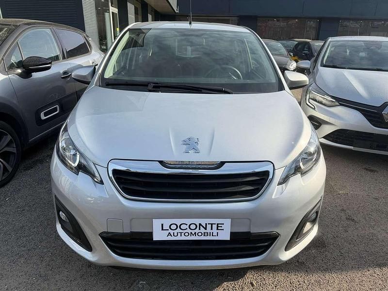 Usata Peugeot 108 Allure 72 CV (52 kW) 2021 Argento Utilitaria