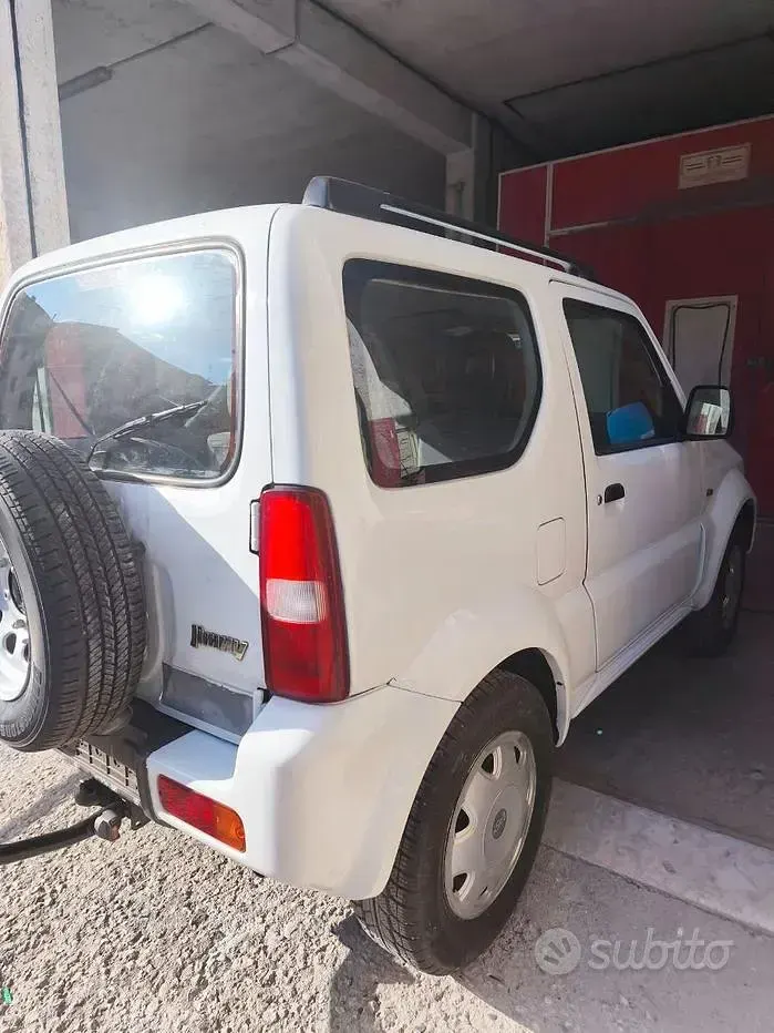 Usata Suzuki Jimny 80 CV (58 kW) 2002 Bianco SUV