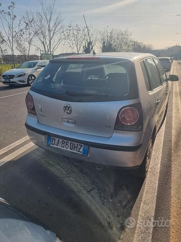 Usata VW Polo 64 CV (47 kW) 2007 Grigio Berlina