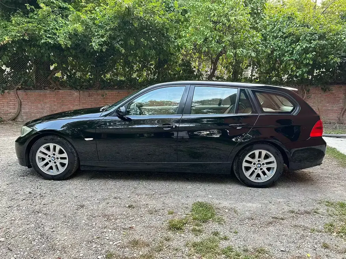 Usata BMW 318 129 CV (94 kW) 2006 Nero Station wagon