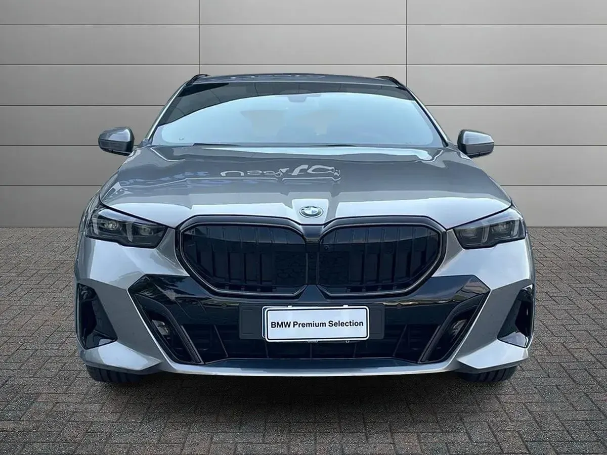 Usata BMW 540 M Sport 303 CV (222 kW) 2025 Grigio Station wagon