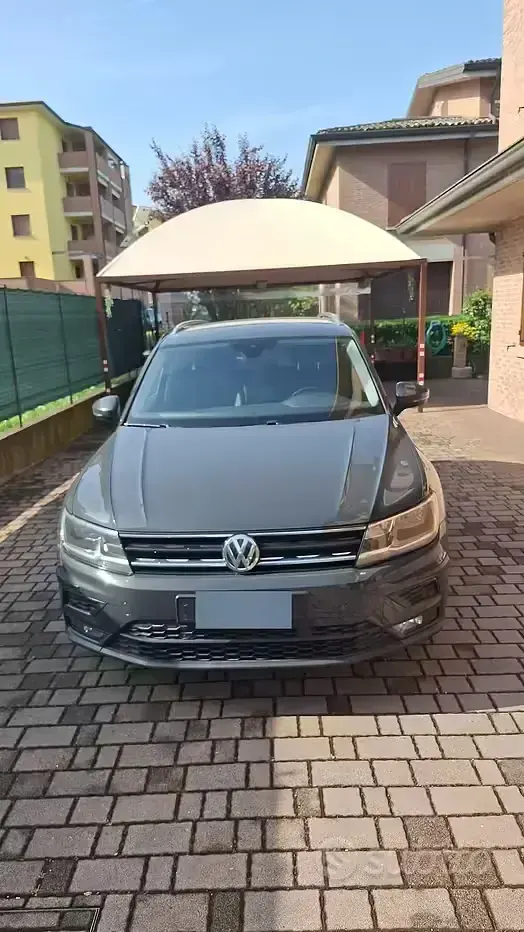 Gebraucht VW Tiguan 116 PS (85 kW) 2018 Grau SUV