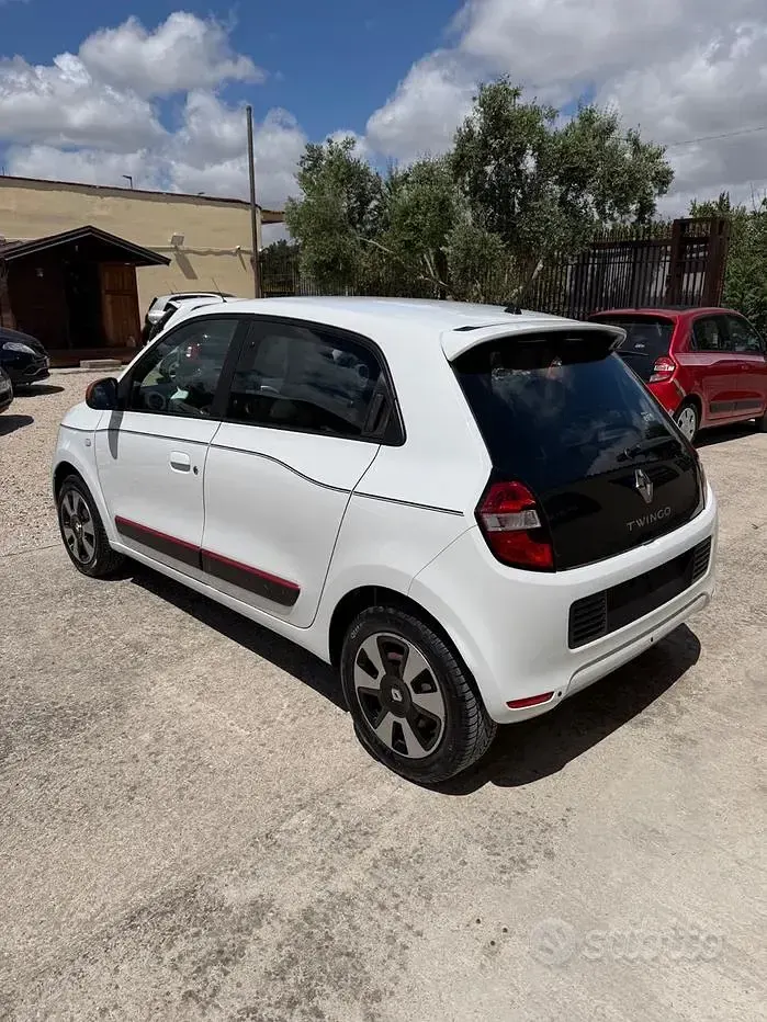 Gebraucht Renault Twingo Life 71 PS (52 kW) 2015 Weiß Kleinwagen