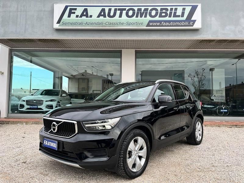 Usata Volvo XC40 Momentum 150 CV (110 kW) 2018 Nero SUV