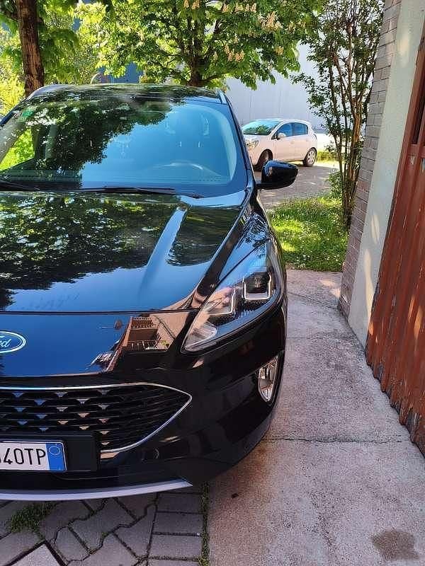 Usata Ford Kuga Cool & Connect 120 CV (88 kW) 2021 SUV