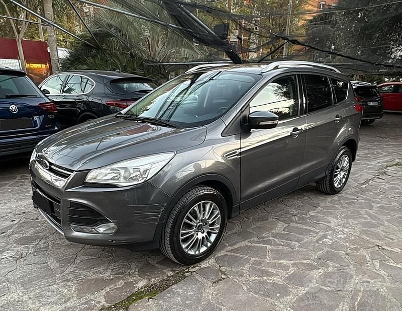 Usata Ford Kuga Titanium 140 CV (102 kW) 2014 Grigio SUV