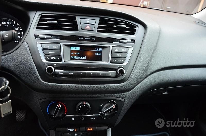 Usata Hyundai i20 Classic 75 CV (55 kW) 2017 Grigio Utilitaria