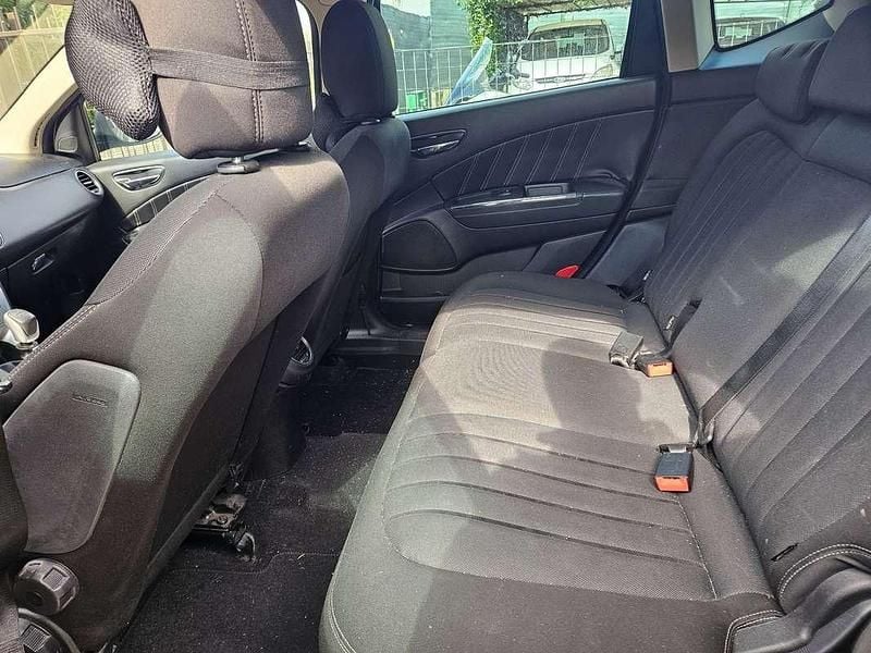 Usata Lancia Delta 120 CV (88 kW) 2012 Grigio Utilitaria
