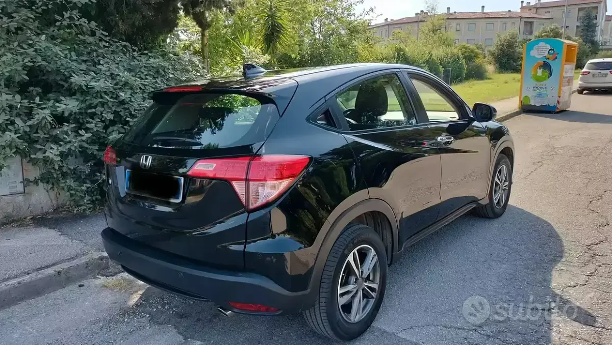 Usata Honda HR-V Elegance 130 CV (95 kW) 2017 Nero SUV