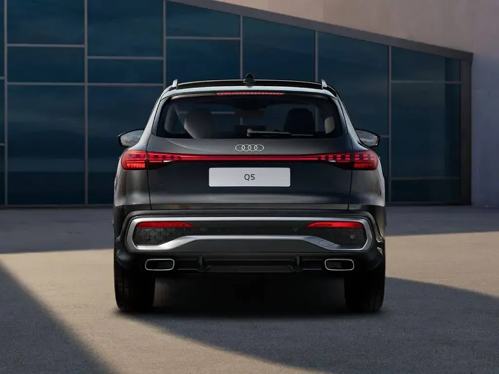 Nuova Audi Q5 Business 204 CV (150 kW) 2026 Nero mito metallizzato SUV