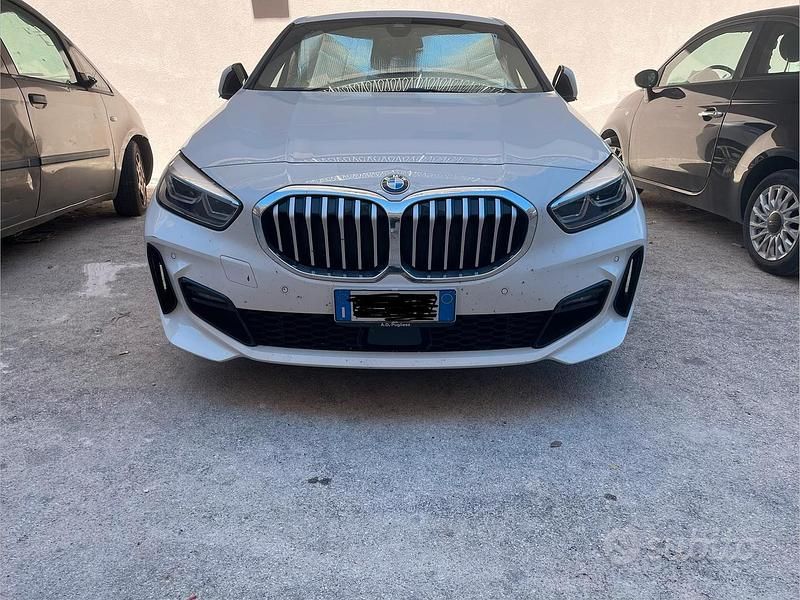 Usata BMW 116 M Sport 116 CV (85 kW) 2021 Bianco Utilitaria