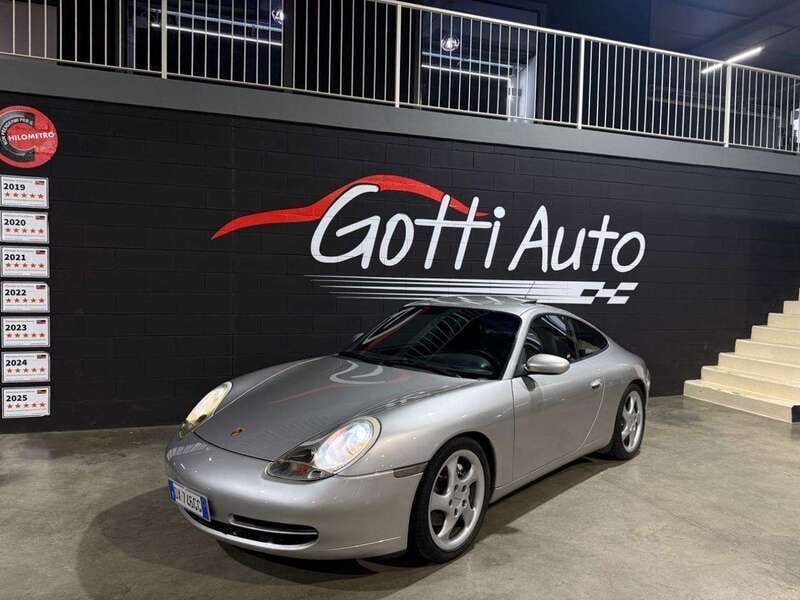 Usata Porsche 911 Carrera 4 300 CV (220 kW) 1999 Grigio Coupé