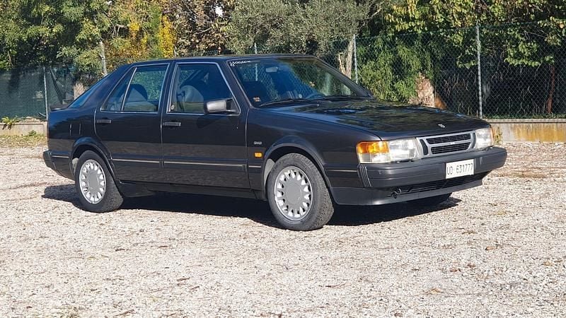 Begagnad Saab 9000 135 HK (99 kW) 1990 Grå Sedan