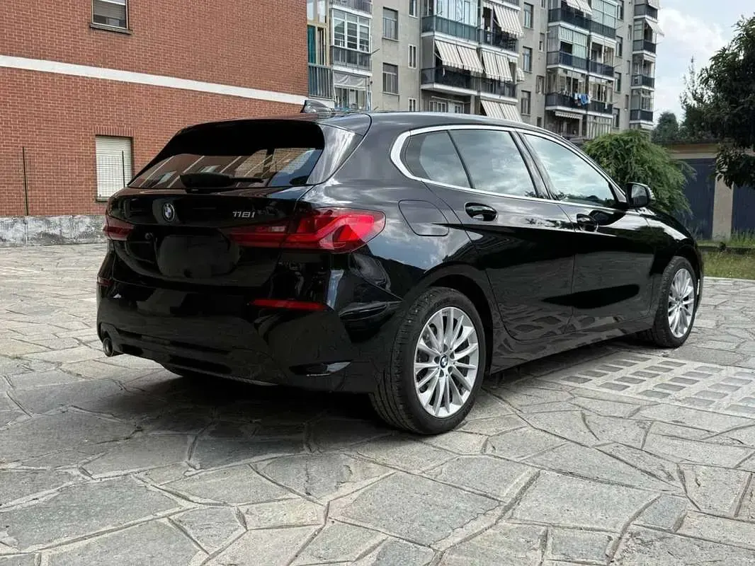 Usata BMW 118 Advantage 136 CV (100 kW) 2022 Nero Berlina