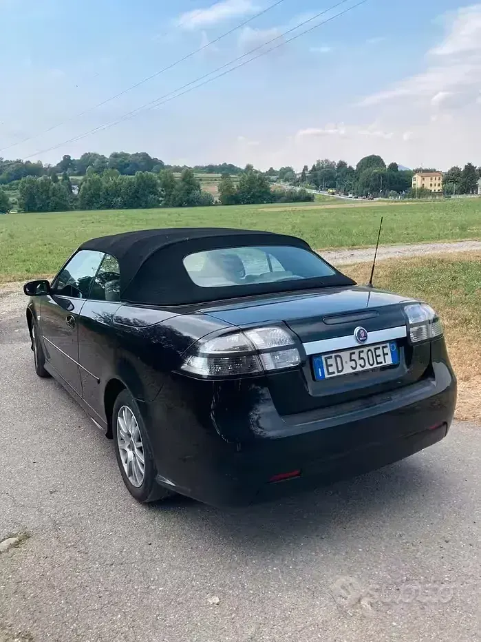 Usata Saab 9-3 150 CV (110 kW) 2010 Nero Cabrio
