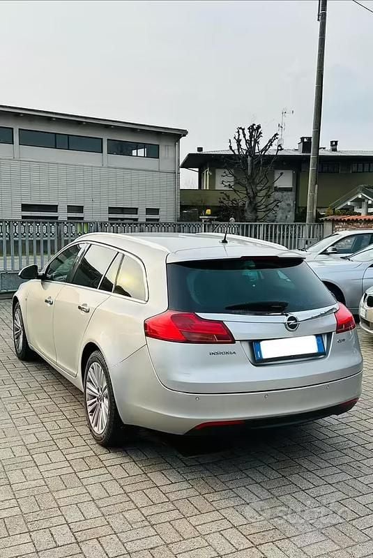 Usata Opel Insignia Cosmo 160 CV (117 kW) 2012 Grigio Station wagon