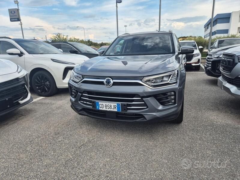 Grigio Usata 2021 Ssangyong Korando SUV | 17.500 € (Buon prezzo) - Immagine 1/4