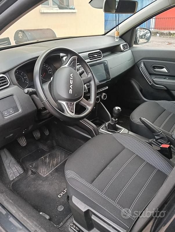 Usata Dacia Duster 90 CV (66 kW) 2023 Verde Berlina