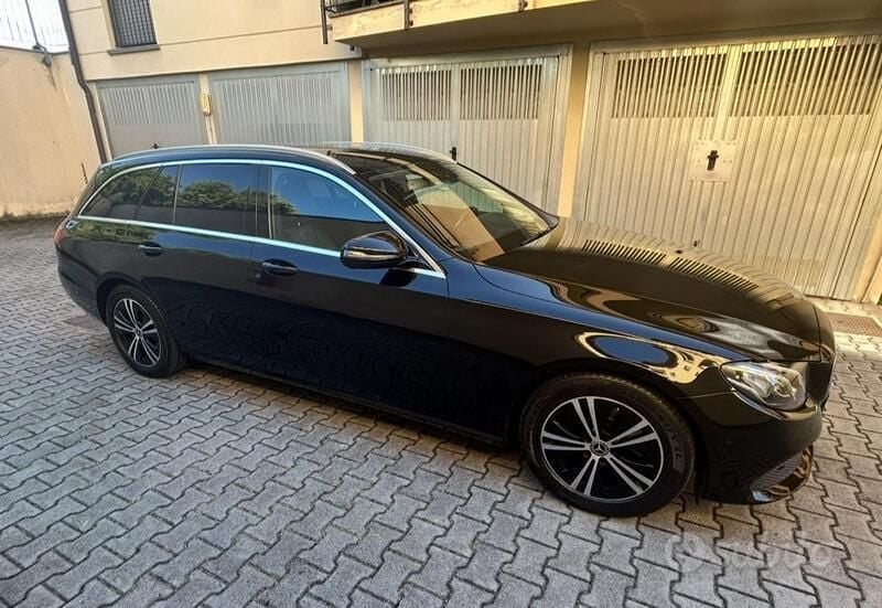 Gebraucht Mercedes E220 Business 194 PS (142 kW) 2020 Schwarz Kombi