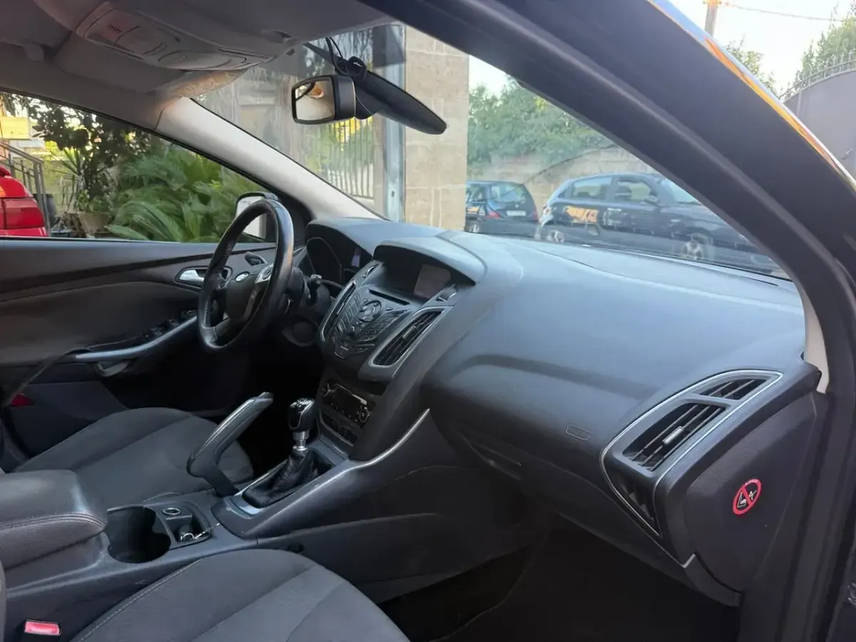 Usata Ford Focus Titanium 115 CV (84 kW) 2012 Nero Station wagon