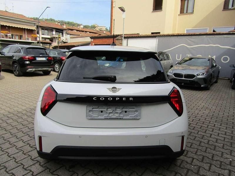 Usata Mini Cooper 114 kW (156 CV) 2025 Nanuq white Utilitaria