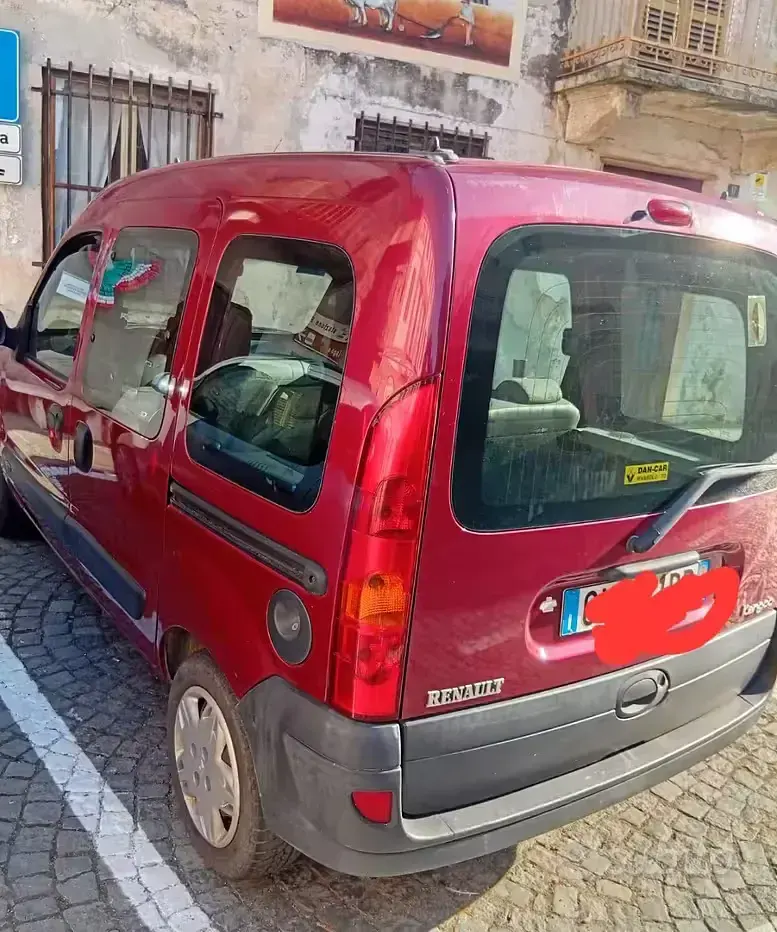 Usata Renault Kangoo 65 CV (47 kW) 2004 Rosso Monovolume