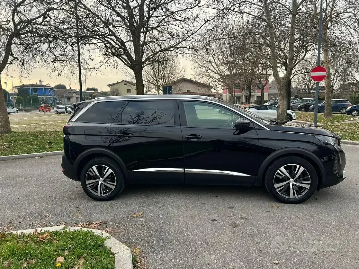 Usata Peugeot 5008 2023 Nero SUV